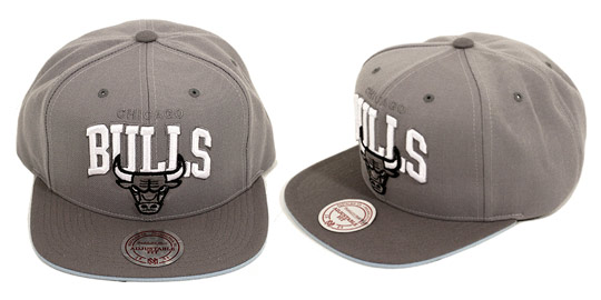 EASTWEST x Mitchell & Ness 'Cool Grey Chicago Bulls' Snap back!